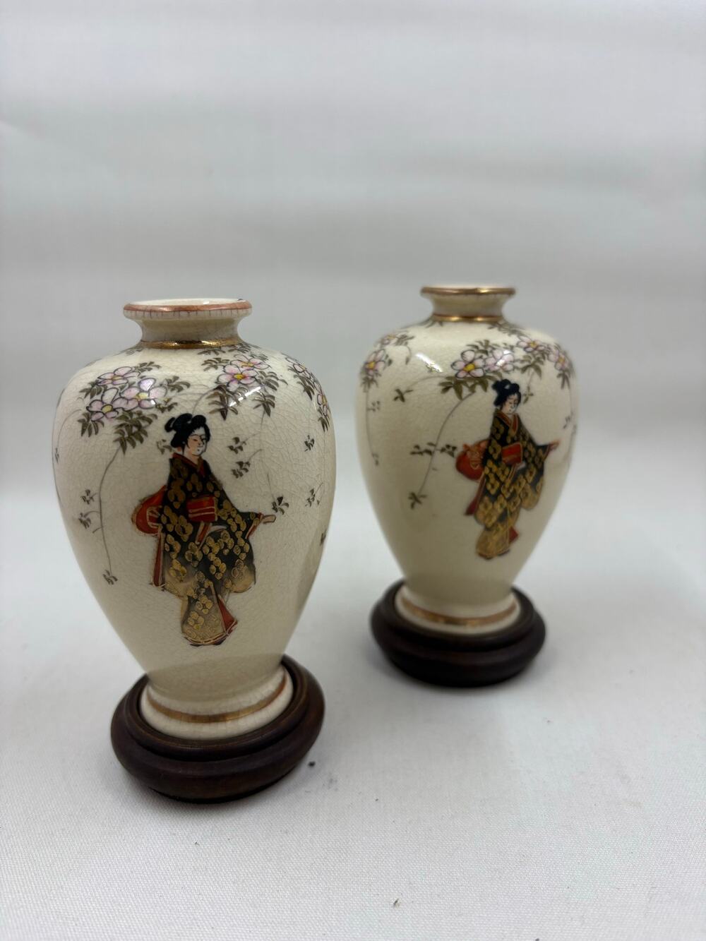 Hand painted Japanese  Satsuma Earthenware Pair of Mini Vases